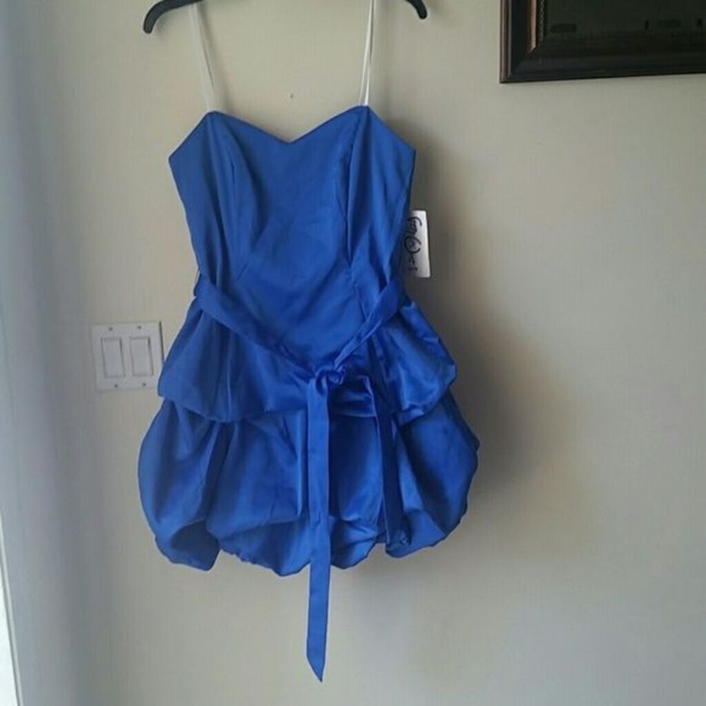Strapless wedding/prom dress